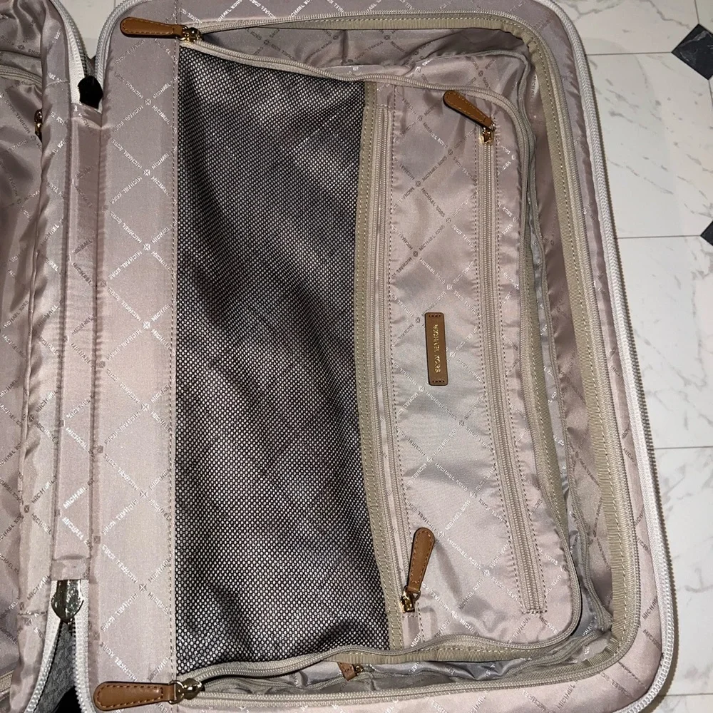 Michael Kors Brown and Cream Carry On - Picture 7 of 7